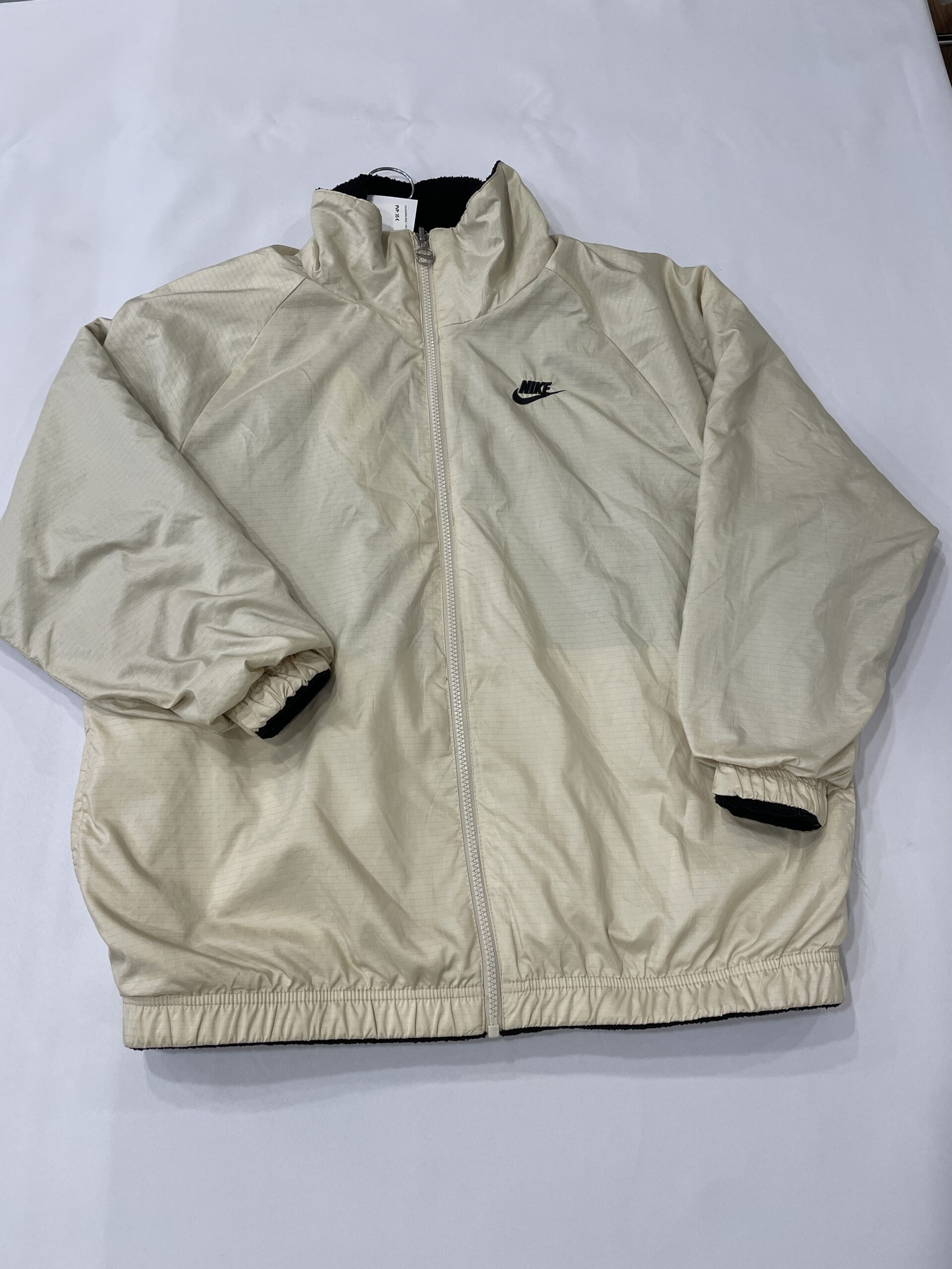 CAZADORA NIKE T-M/L